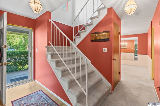 905 Sycamore Drive, Lincoln, NE 68510