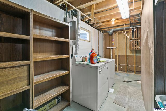 905 Sycamore Drive, Lincoln, NE 68510