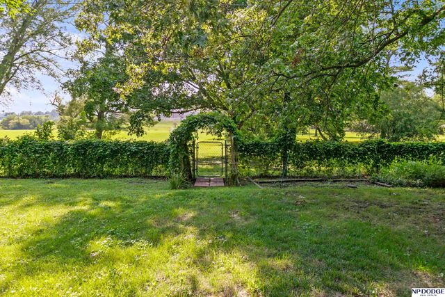 905 Sycamore Drive, Lincoln, NE 68510