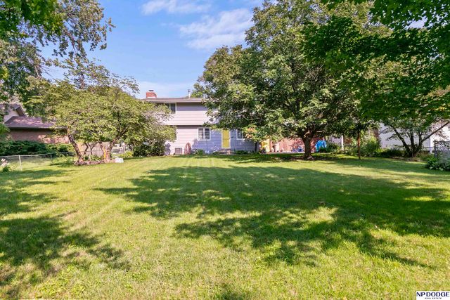 905 Sycamore Drive, Lincoln, NE 68510