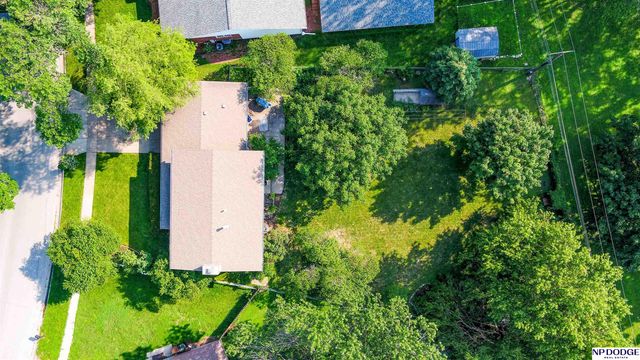 905 Sycamore Drive, Lincoln, NE 68510