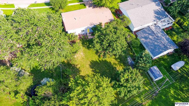 905 Sycamore Drive, Lincoln, NE 68510