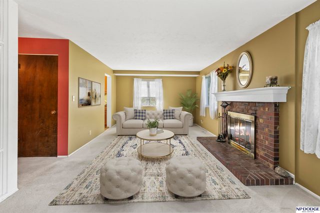 905 Sycamore Drive, Lincoln, NE 68510