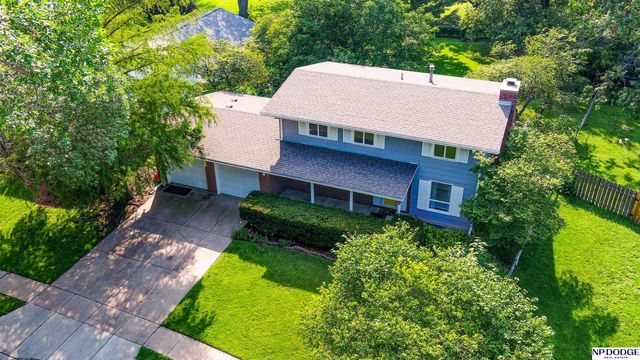 905 Sycamore Drive, Lincoln, NE 68510