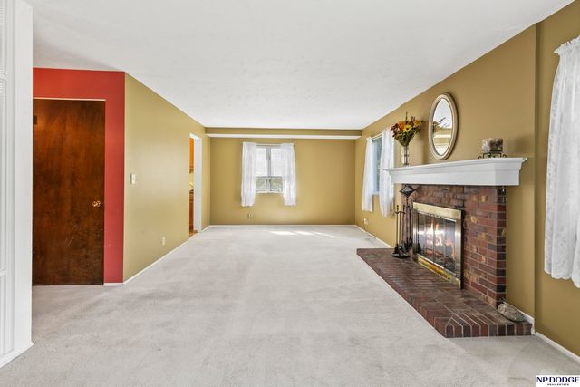 905 Sycamore Drive, Lincoln, NE 68510