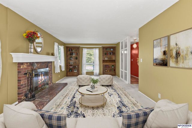 905 Sycamore Drive, Lincoln, NE 68510