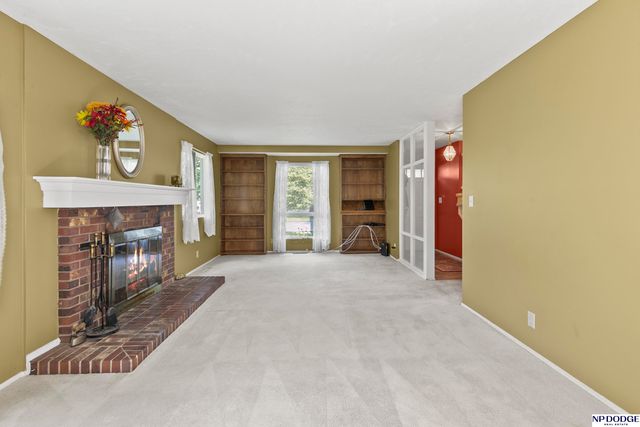 905 Sycamore Drive, Lincoln, NE 68510