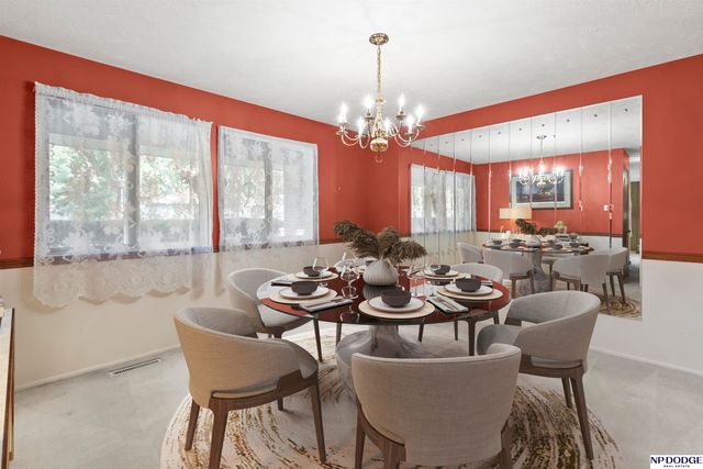 905 Sycamore Drive, Lincoln, NE 68510