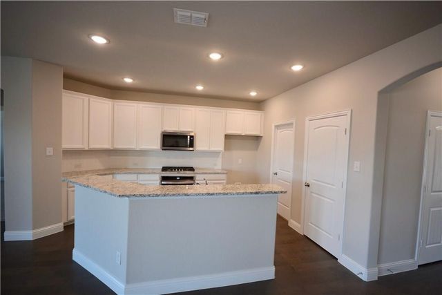 1921 Steppe Trail Drive, Aubrey, TX 76227