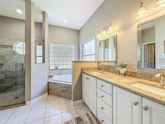 6050 LANDINGS BOULEVARD, Lady Lake, FL 32159