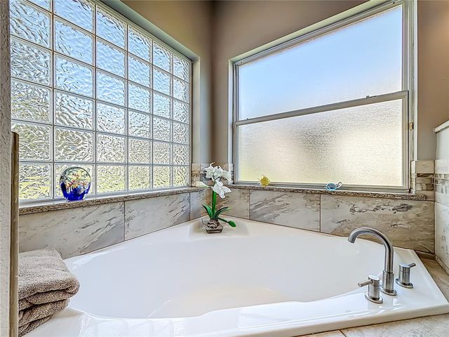 6050 LANDINGS BOULEVARD, Lady Lake, FL 32159