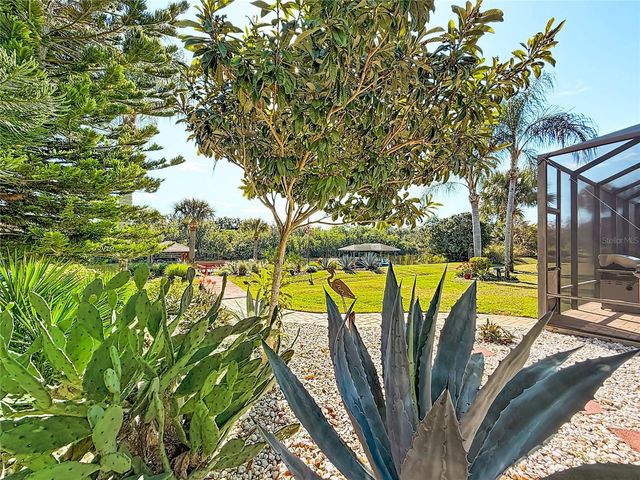 6050 LANDINGS BOULEVARD, Lady Lake, FL 32159