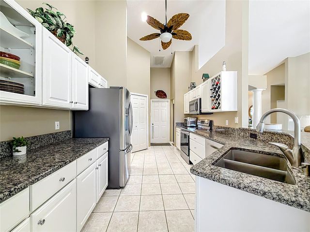 6050 LANDINGS BOULEVARD, Lady Lake, FL 32159