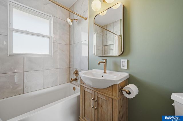 2645 S 55th Street, Lincoln, NE 68506