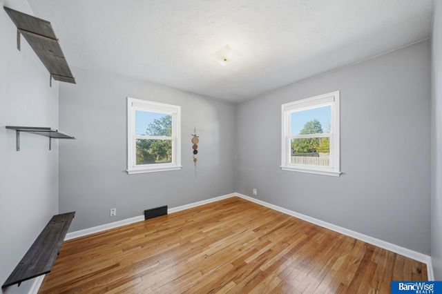 2645 S 55th Street, Lincoln, NE 68506
