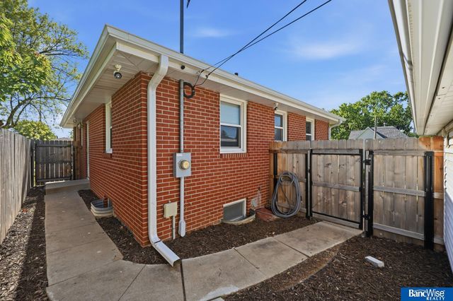 2645 S 55th Street, Lincoln, NE 68506