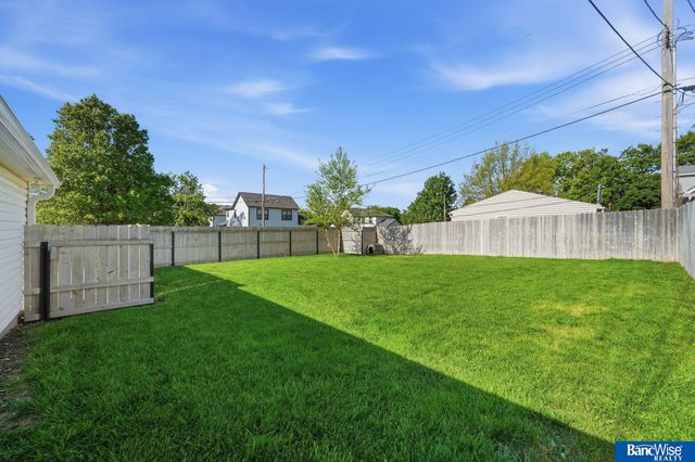 2645 S 55th Street, Lincoln, NE 68506