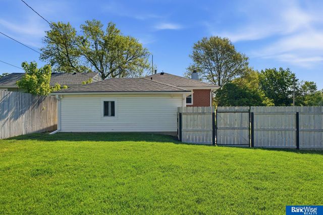 2645 S 55th Street, Lincoln, NE 68506