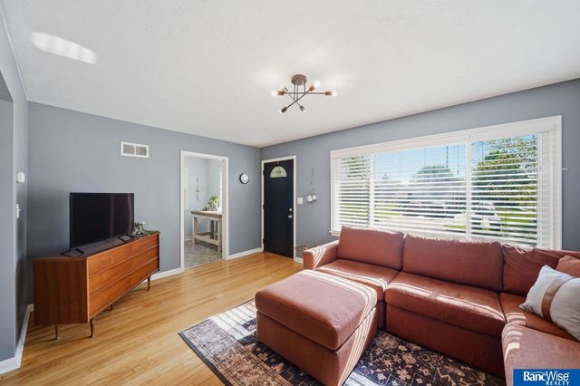 2645 S 55th Street, Lincoln, NE 68506