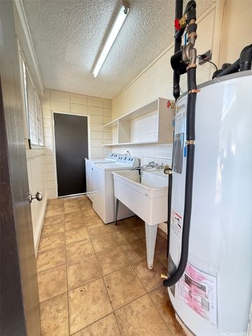 736 Puu Hina Place, Pearl City, HI 96782