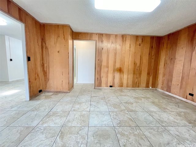 736 Puu Hina Place, Pearl City, HI 96782