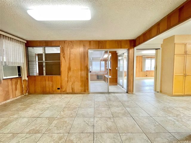 736 Puu Hina Place, Pearl City, HI 96782