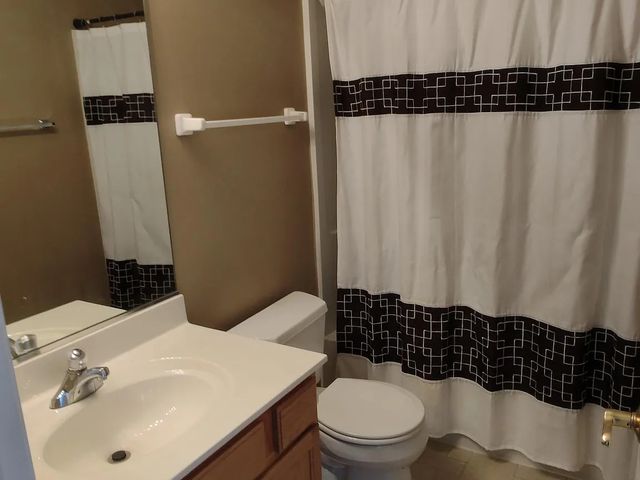 2320 Foxmoor Lane, Aurora, IL 60502