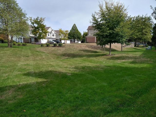 2320 Foxmoor Lane, Aurora, IL 60502