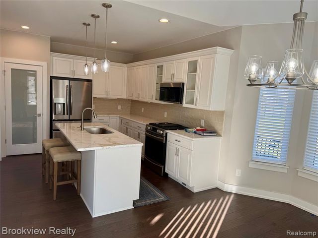 55144 St Paul Drive, Macomb, MI 48042