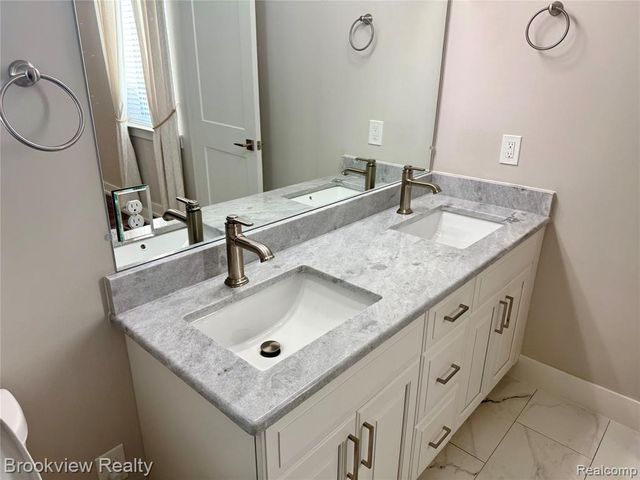 55144 St Paul Drive, Macomb, MI 48042