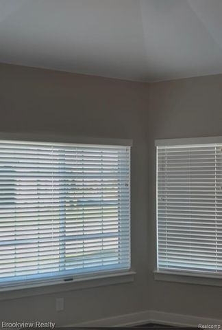 55144 St Paul Drive, Macomb, MI 48042