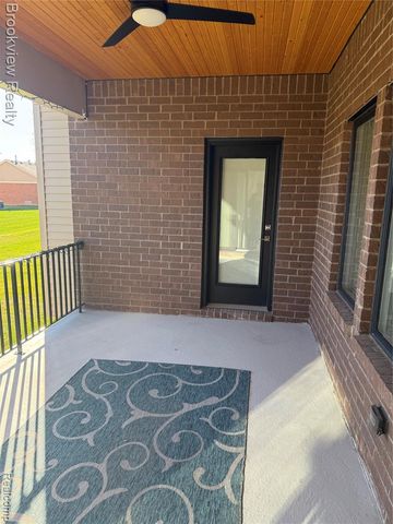 55144 St Paul Drive, Macomb, MI 48042