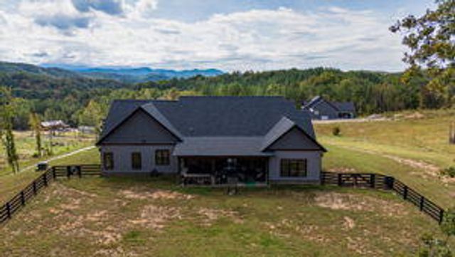 521 Horns Creek Road, Old Fort, TN 37362