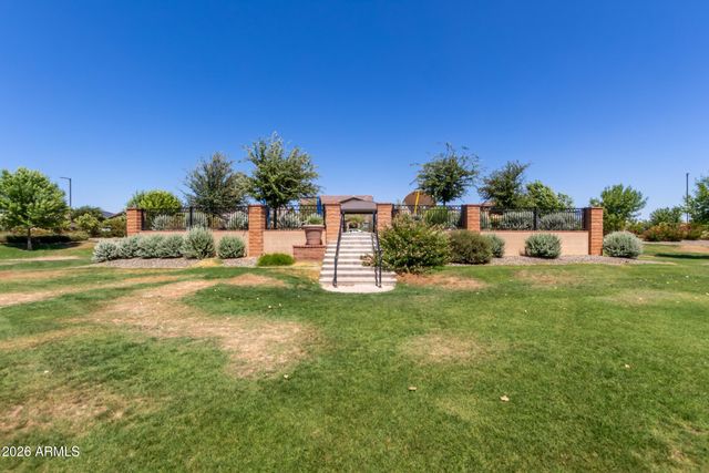 18735 W SAN JUAN Avenue, Litchfield Park, AZ 85340