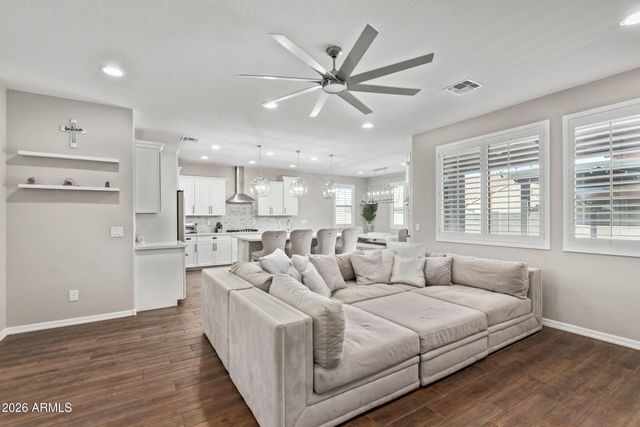 18735 W SAN JUAN Avenue, Litchfield Park, AZ 85340