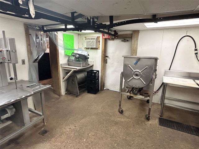 13087 MAIN Street, Titusville, PA 16354