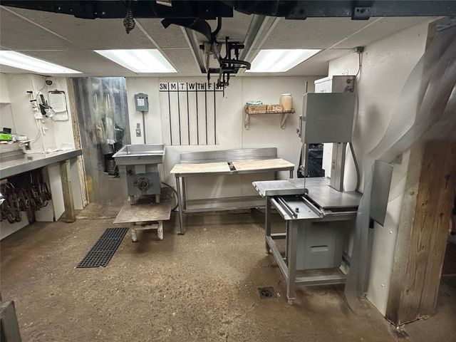 13087 MAIN Street, Titusville, PA 16354