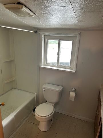 13087 MAIN Street, Titusville, PA 16354