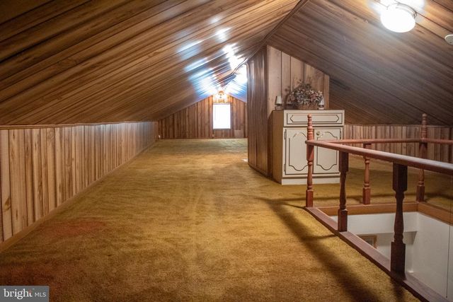 526 S CARLIN SPRINGS RD, Arlington, VA 22204