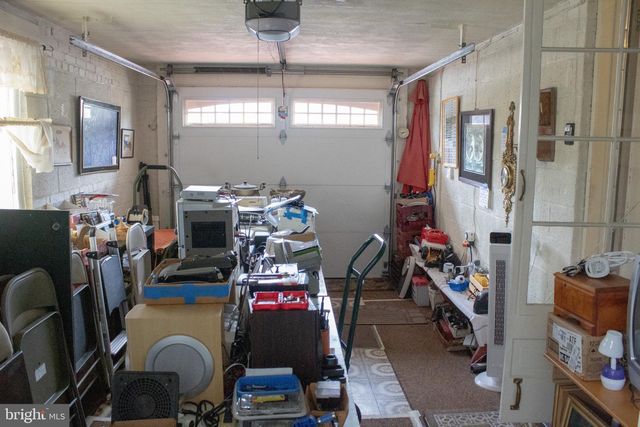 526 S CARLIN SPRINGS RD, Arlington, VA 22204