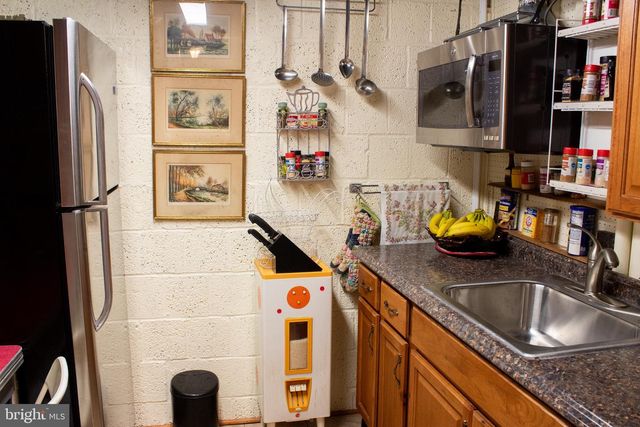 526 S CARLIN SPRINGS RD, Arlington, VA 22204