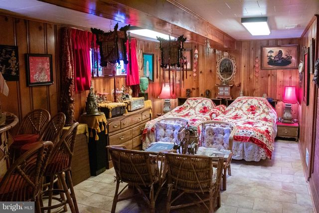 526 S CARLIN SPRINGS RD, Arlington, VA 22204