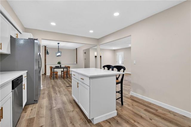 218 Oak Hill Street, Lansing, KS 66043