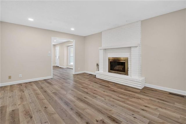 218 Oak Hill Street, Lansing, KS 66043
