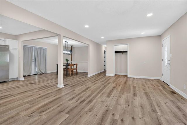 218 Oak Hill Street, Lansing, KS 66043