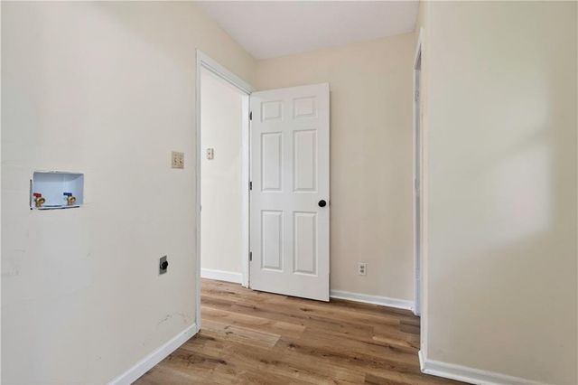 218 Oak Hill Street, Lansing, KS 66043