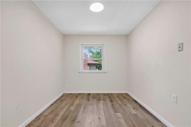 218 Oak Hill Street, Lansing, KS 66043