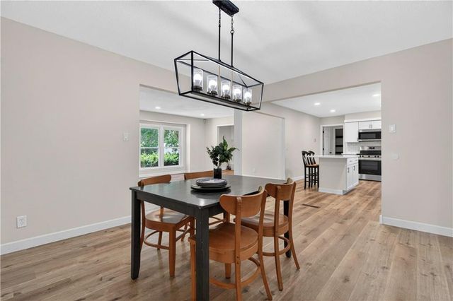 218 Oak Hill Street, Lansing, KS 66043