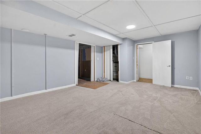 218 Oak Hill Street, Lansing, KS 66043