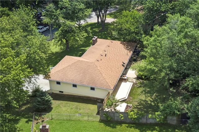 218 Oak Hill Street, Lansing, KS 66043
